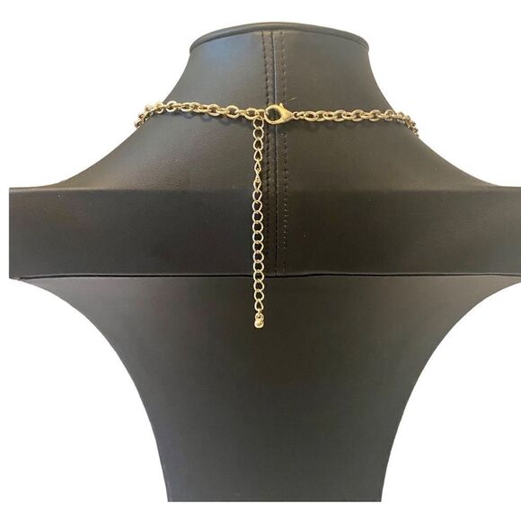 Faceted Marbled Green Stone Bib Statement Necklace. - Picture 4 of 5